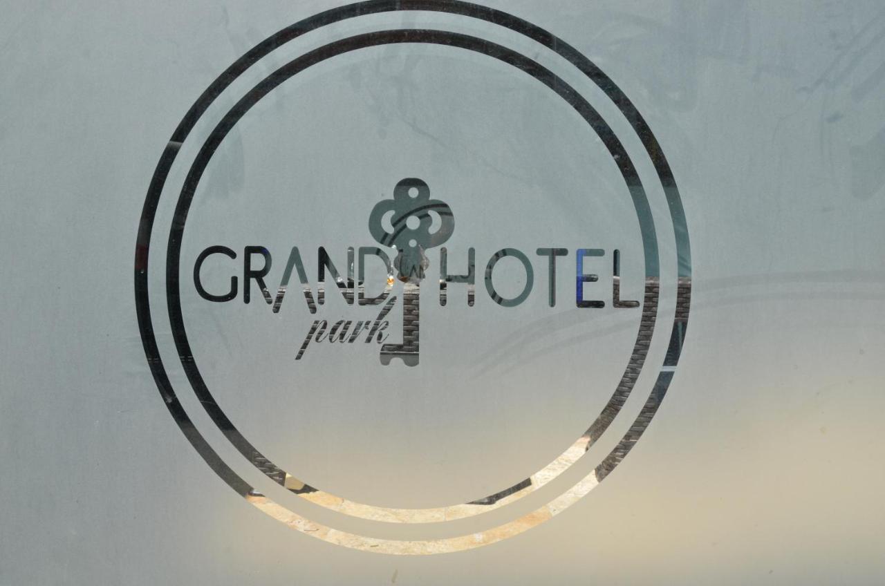 แกรนด์ พาร์ค โฮเต็ล คอร์ลู Hotel ภายนอก รูปภาพ